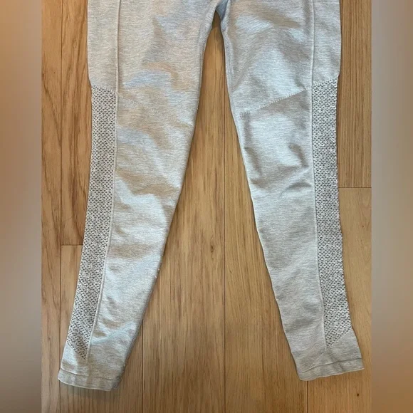 Fabletics Eco Sync High-Waisted Perforated 7/8 Legging Light Gray Heather - Picture 6 of 10